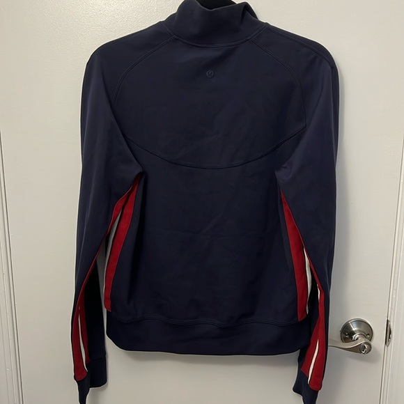 Lululemon Cover Your Tracks Jacket in Midnight Navy in size 8 - Picture 4 of 10